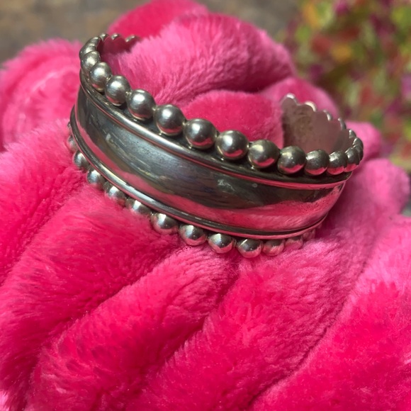 Jewelry - Sterling Vintage stamped 925 Cuff bracelet